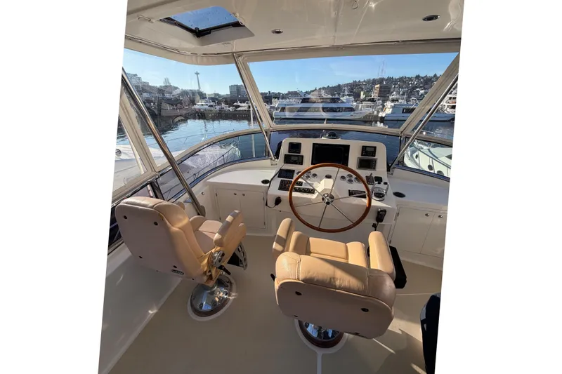 Slide: The Image of Interior of 2007 Grand Banks 47 Eastbay FB yacht. - 23