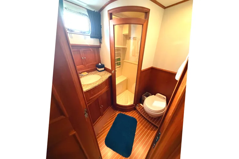 Slide: The Image of Luxurious bathroom on Grand Banks 47 Eastbay FB yacht, 2007 model. - 36