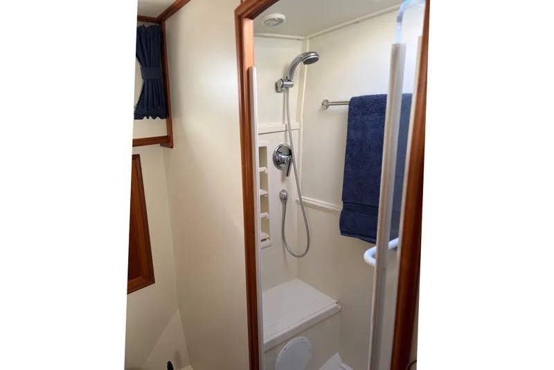 Slide: The Image of Shower in Grand Banks 47 Eastbay FB, 2007 model. - 47