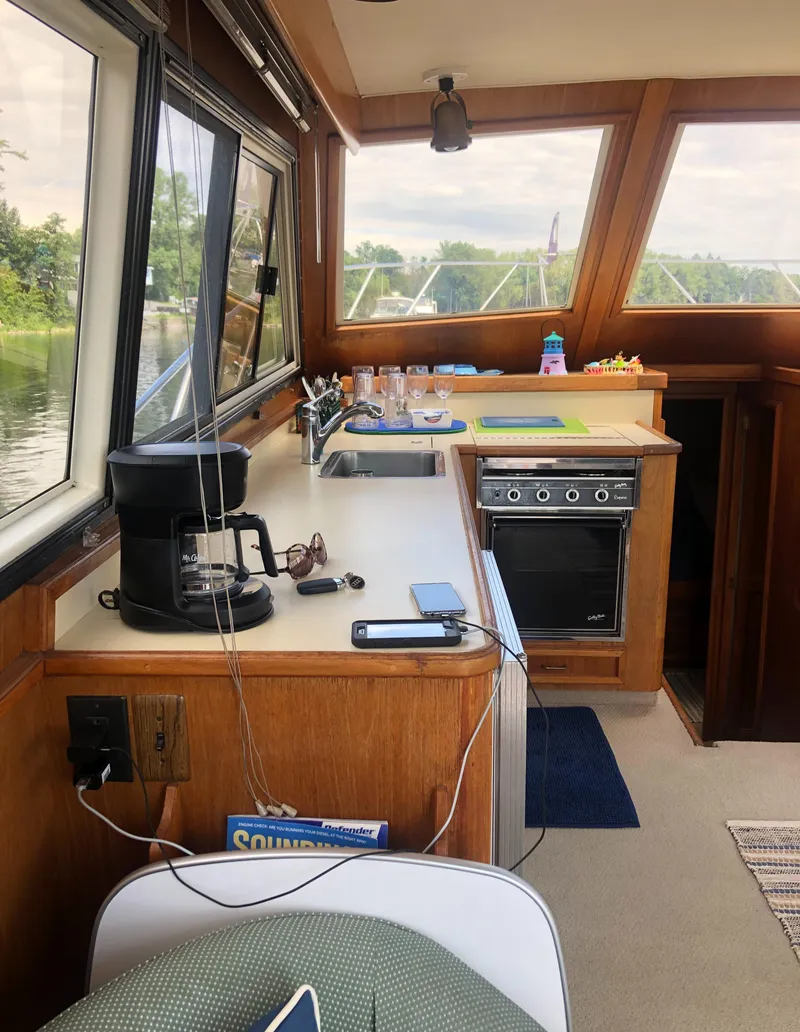 Slide: The Image of Interior of 1987 Egg Harbor Convertible 37 yacht. - 20