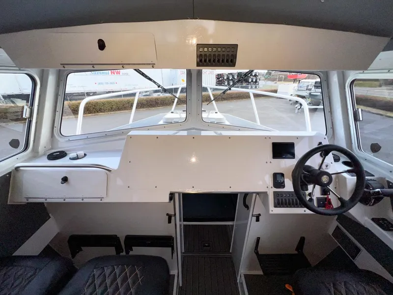 Slide: The Image of North River Endurance 3200EXL 2026 - 10