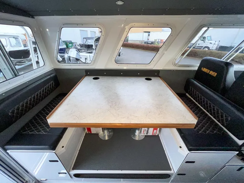 Slide: The Image of North River Endurance 3200EXL 2026 - 15