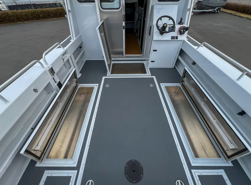 Slide: The Image of North River Endurance 3200EXL 2026 - 21