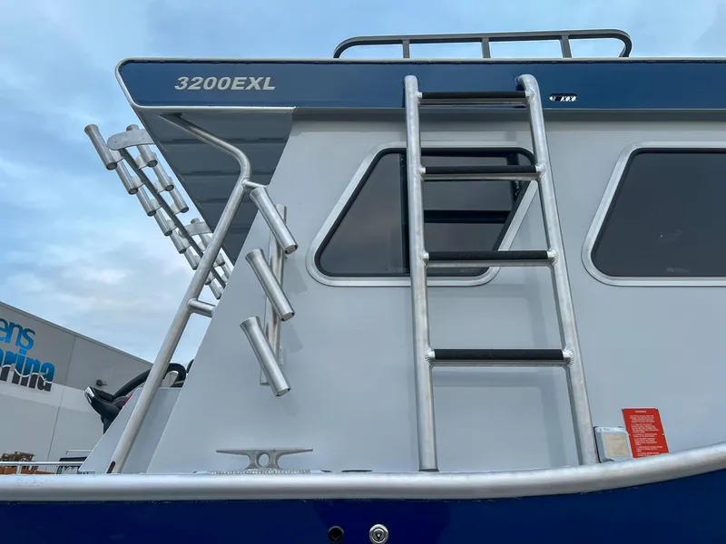 Slide: The Image of North River Endurance 3200EXL 2026 - 26