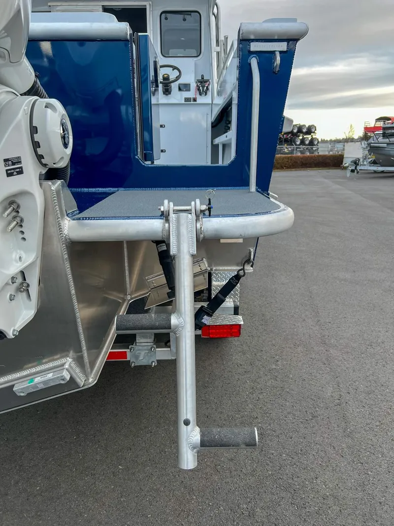 Slide: The Image of North River Endurance 3200EXL 2026 - 27