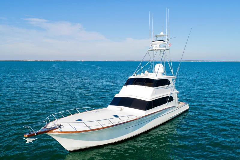 The Image of Luxury 2000 Buddy Davis 78 yacht cruising on open sea. - 0