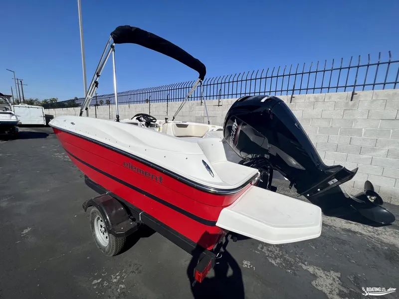 Slide: The Image of Bayliner E18 2023 - 1
