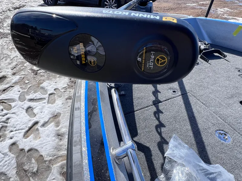 Slide: The Image of 2024 Nitro ZV20 boat with Minn Kota trolling motor, i-Pilot and Mega Down Imaging features. - 18