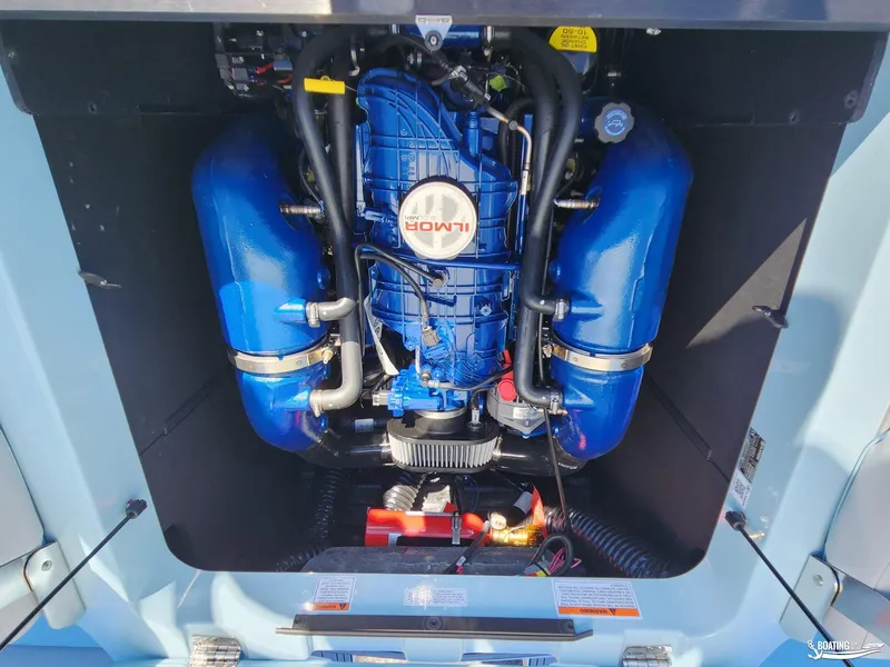 Slide: The Image of MasterCraft XT23 2023 - 17