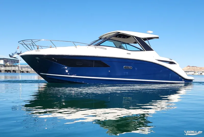 Slide: The Image of Sea Ray 320 Sundancer 2026 - 2