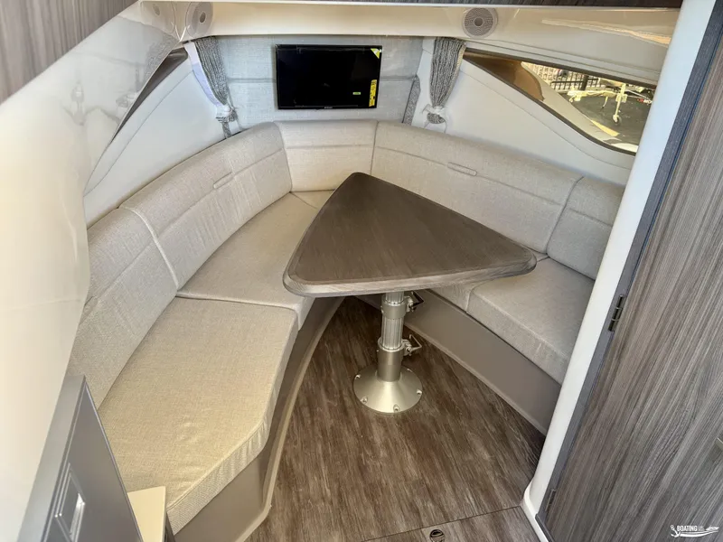 Slide: The Image of Sea Ray 320 Sundancer 2026 - 19