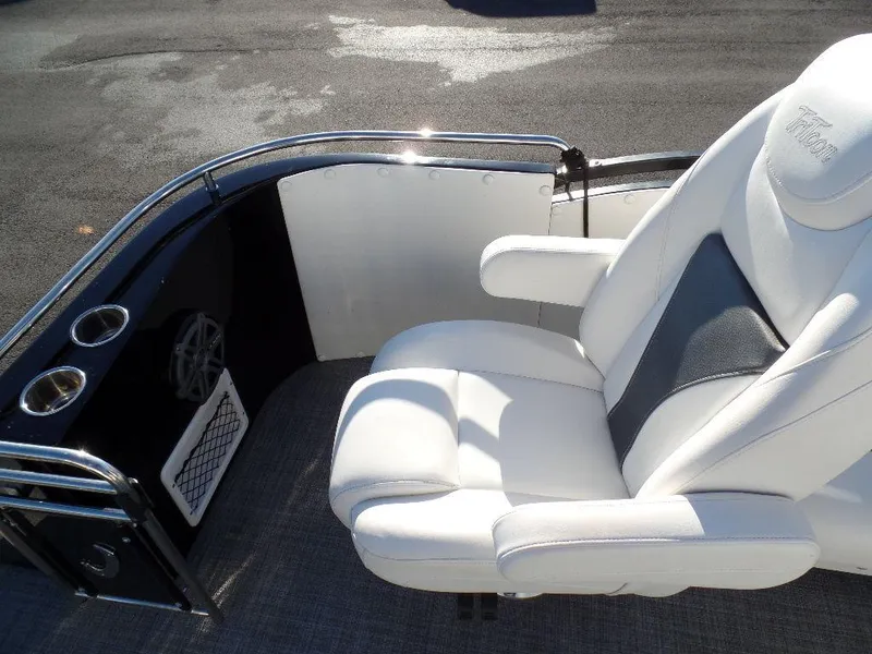 Slide: The Image of Luxury seating on 2017 JC Sporttoon 28TT pontoon boat with cup holders and speaker. - 7