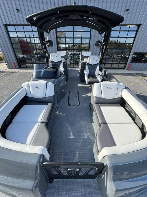 Slide: The Image of 2024 Manitou XT 23 Split Rear Sport (SRS) Single Engine V-Toon interior view. - 11