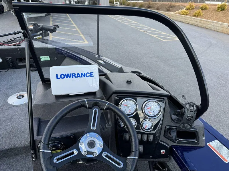 Slide: The Image of 2024 Tracker Targa™ V-18 Combo boat dashboard with Lowrance navigation system. - 21