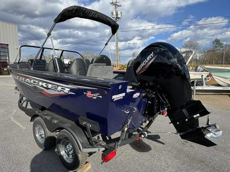 Slide: The Image of 2024 Tracker Targa™ V-18 Combo boat with Mercury outboard motor. - 4