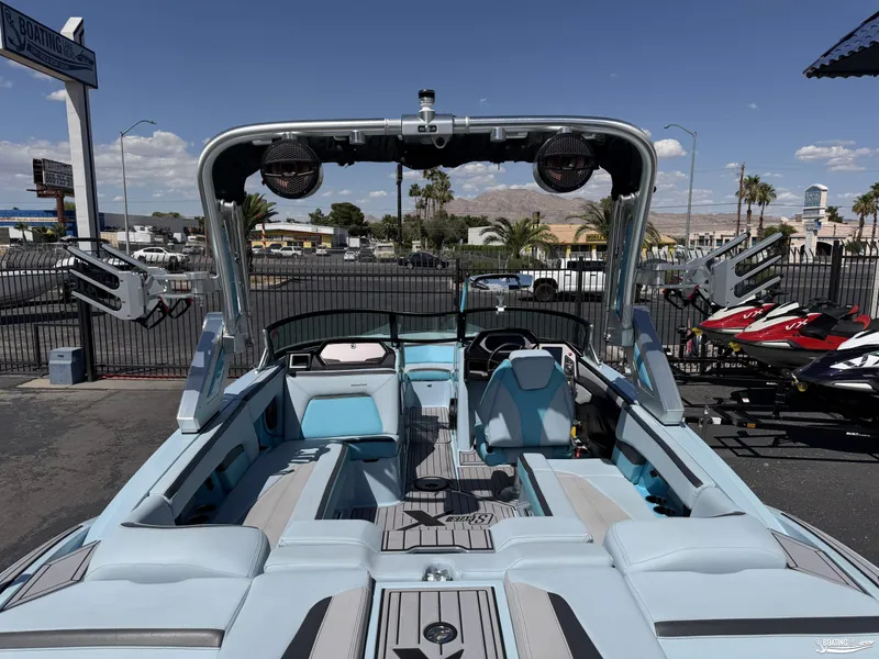 Slide: The Image of MasterCraft XSTAR S 2023 - 4