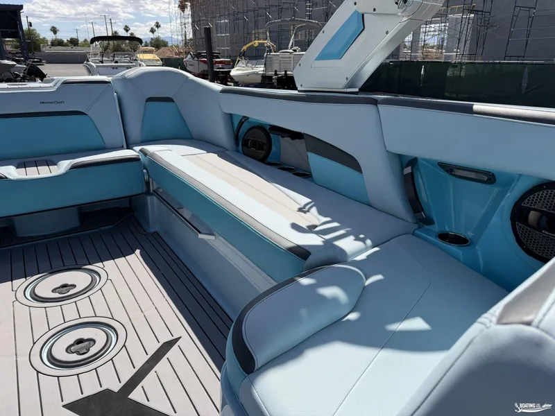 Slide: The Image of MasterCraft XSTAR S 2023 - 9
