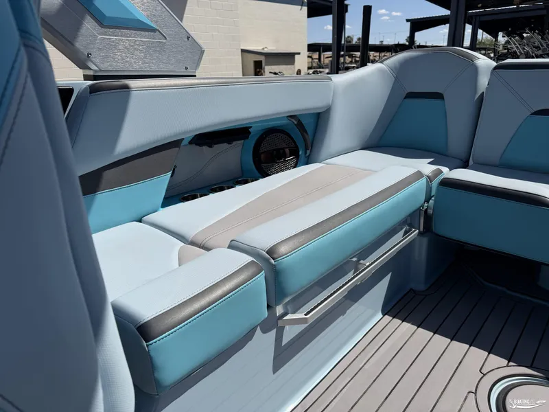 Slide: The Image of MasterCraft XSTAR S 2023 - 7