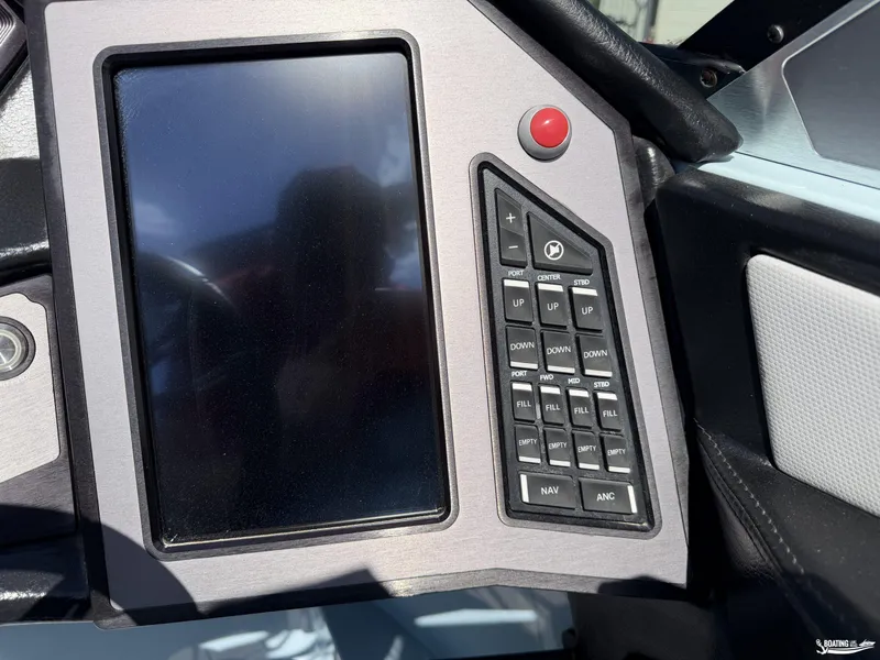 Slide: The Image of MasterCraft XSTAR S 2023 - 12