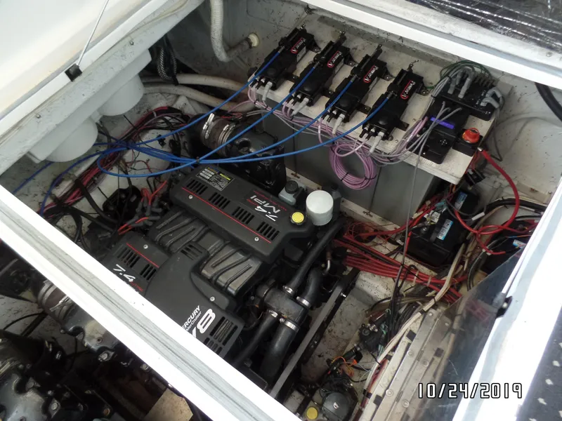 Slide: The Image of Engine compartment of a 2000 Maxum 3300 SCR boat with V8 engine. - 29