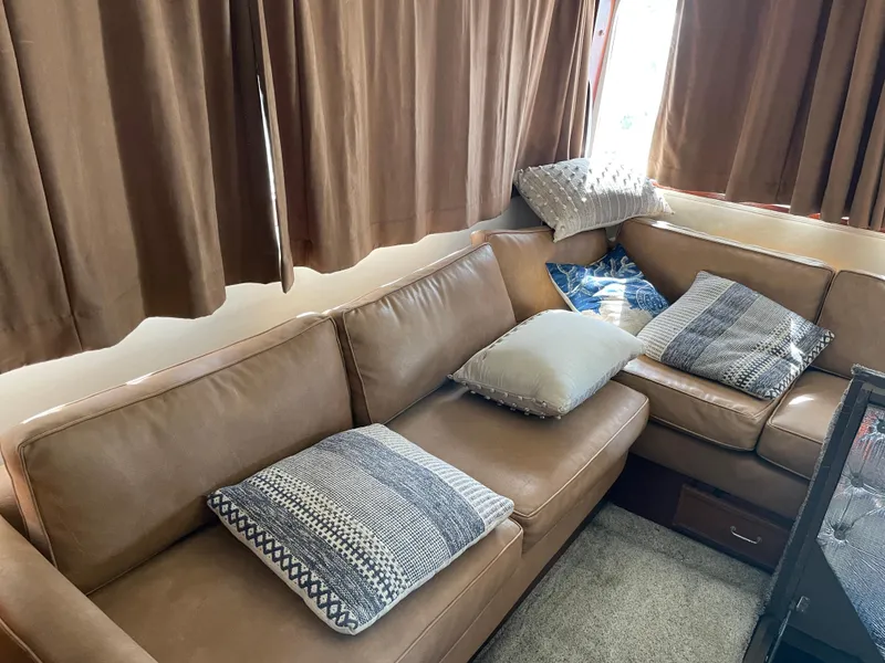 Slide: The Image of Ocean Yachts 38 Super Sport 1985 - 64