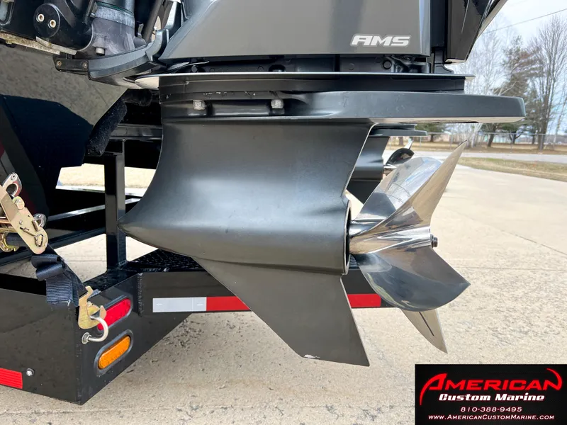 Slide: The Image of MTI 390X 2022 boat motor with propeller, American Custom Marina. - 23