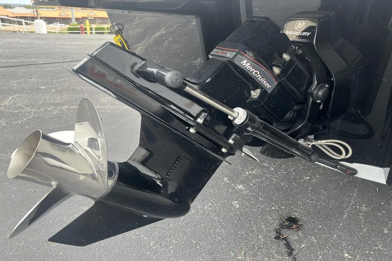 Slide: The Image of Sea Ray SPX 210 2024 - 24