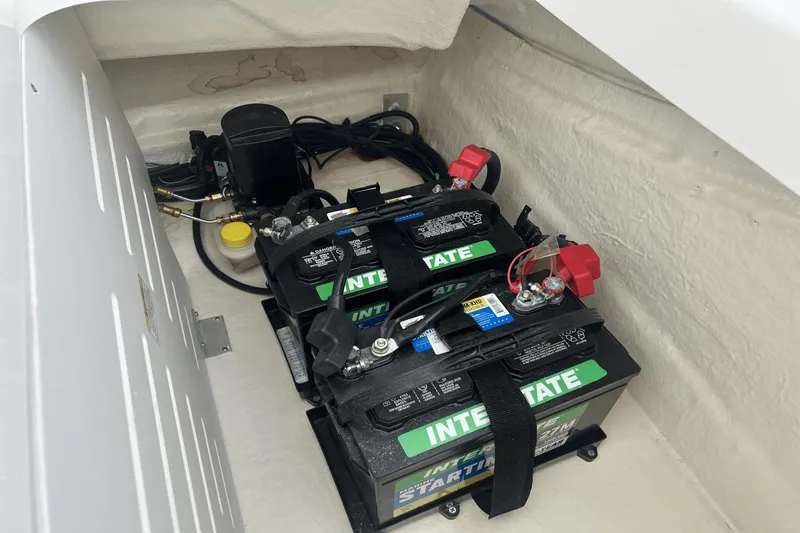 Slide: The Image of Sea Ray SPX 210 2024 - 43