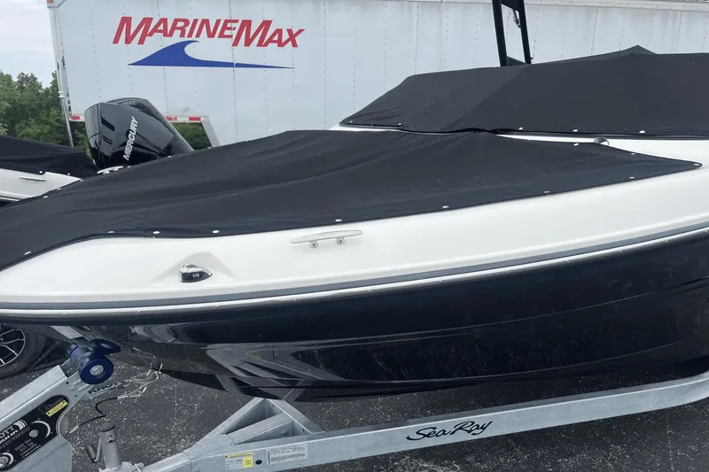 Slide: The Image of Sea Ray SPX 210 2024 - 47