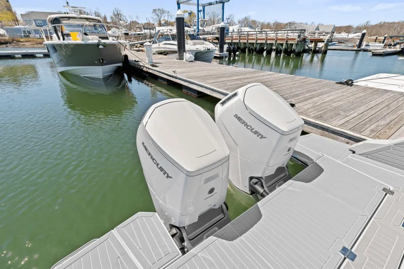 Slide: The Image of Cruisers Yachts 42 GLS South Beach Outboard 2024 - 10