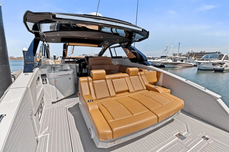 Slide: The Image of Cruisers Yachts 42 GLS South Beach Outboard 2024 - 12