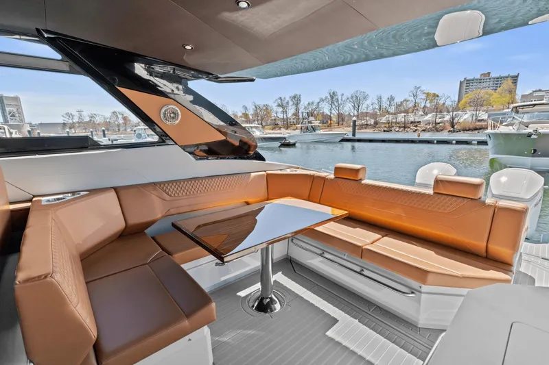 Slide: The Image of Cruisers Yachts 42 GLS South Beach Outboard 2024 - 16