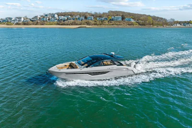 Slide: The Image of Cruisers Yachts 42 GLS South Beach Outboard 2024 - 2