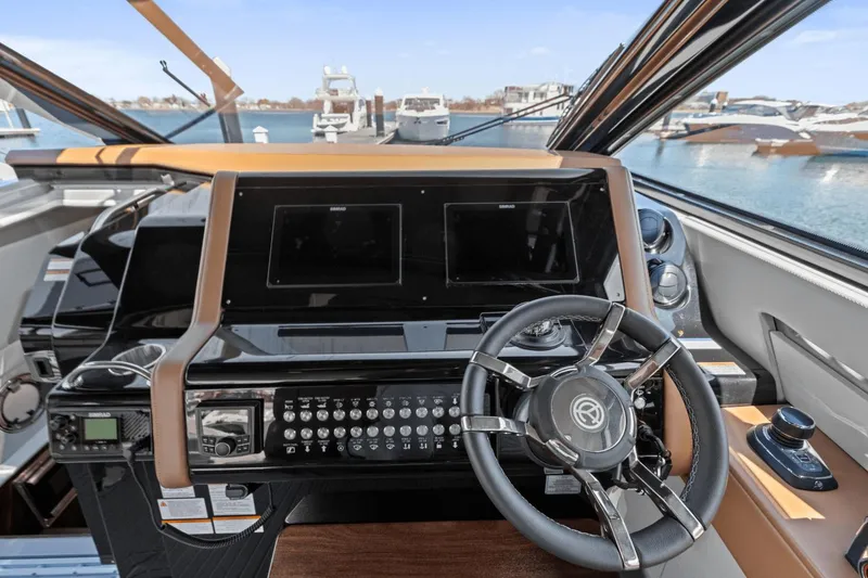 Slide: The Image of Cruisers Yachts 42 GLS South Beach Outboard 2024 - 27