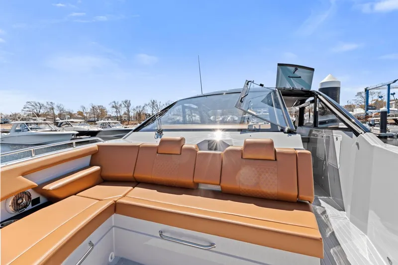 Slide: The Image of Cruisers Yachts 42 GLS South Beach Outboard 2024 - 46