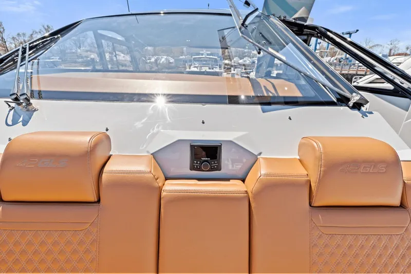 Slide: The Image of Cruisers Yachts 42 GLS South Beach Outboard 2024 - 47