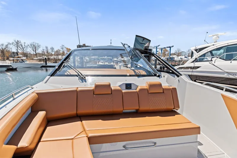 Slide: The Image of Cruisers Yachts 42 GLS South Beach Outboard 2024 - 48