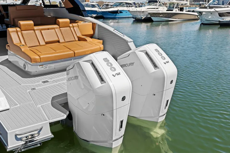 Slide: The Image of Cruisers Yachts 42 GLS South Beach Outboard 2024 - 8