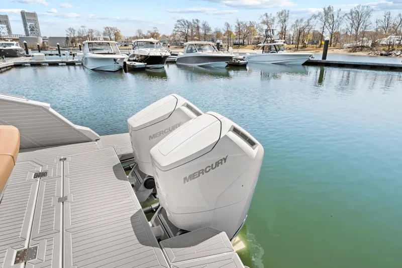 Slide: The Image of Cruisers Yachts 42 GLS South Beach Outboard 2024 - 9