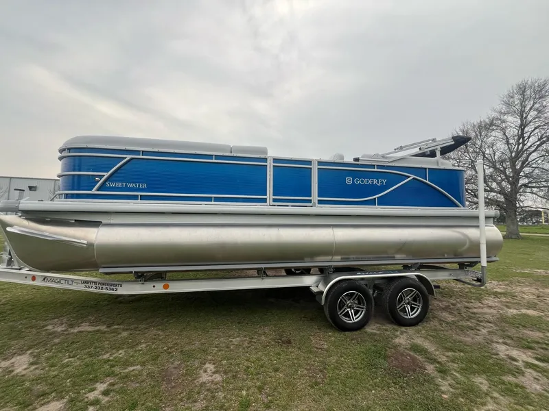 The Image of Godfrey Sweetwater 2286 SB 2024 - 1