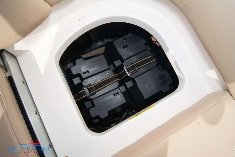 Slide: The Image of MasterCraft XT24 2024 - 58