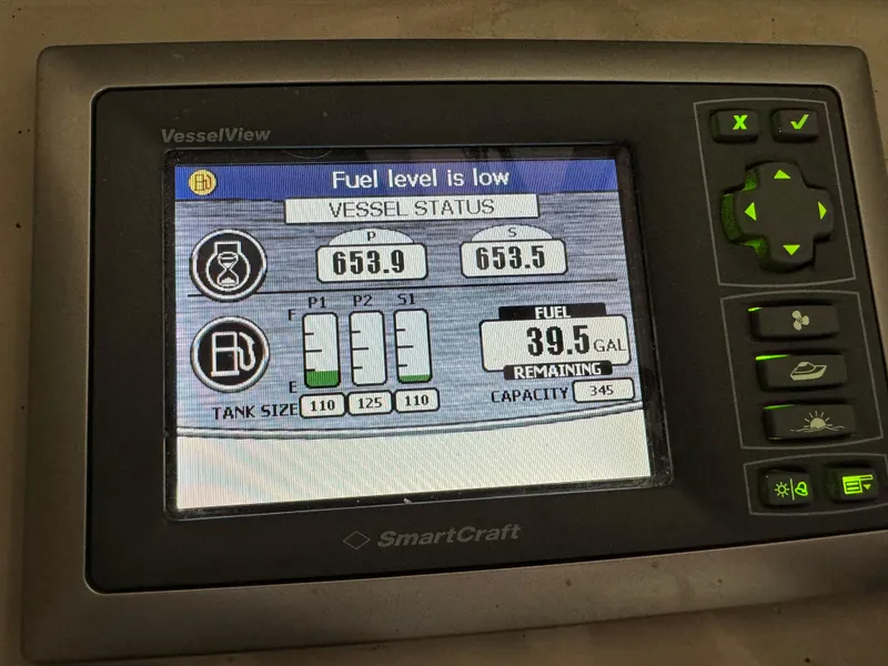 Slide: The Image of SmartCraft VesselView display showing low fuel level on 2008 Sea Ray 38 Sundancer. - 10