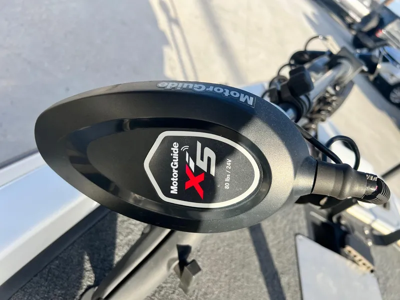 Slide: The Image of Close-up of MotorGuide X5 trolling motor on 2007 Ranger 188VX boat. - 10