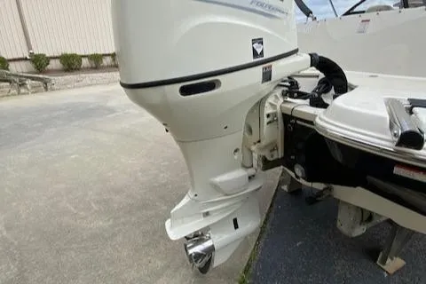 Slide: The Image of 2020 Stingray 201 DS outboard motor close-up. - 19