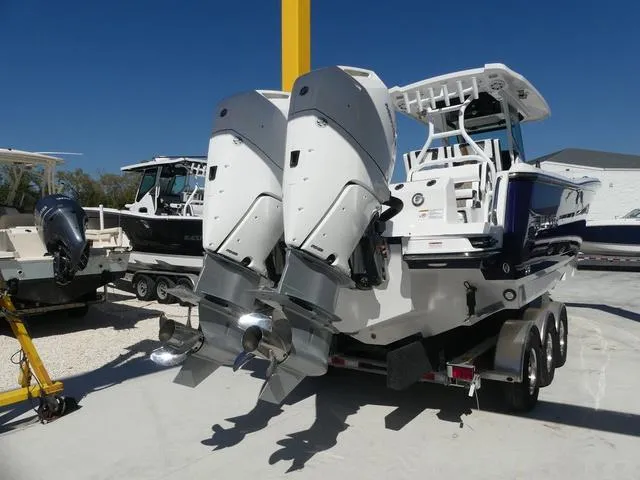 Slide: The Image of Blackfin 302CC 2024 - 18