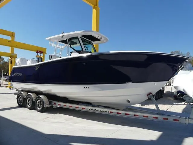 Slide: The Image of Blackfin 302CC 2024 - 2