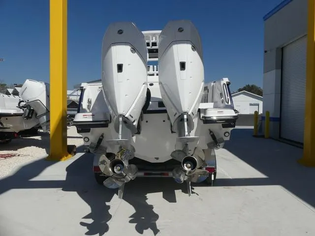 Slide: The Image of Blackfin 302CC 2024 - 20