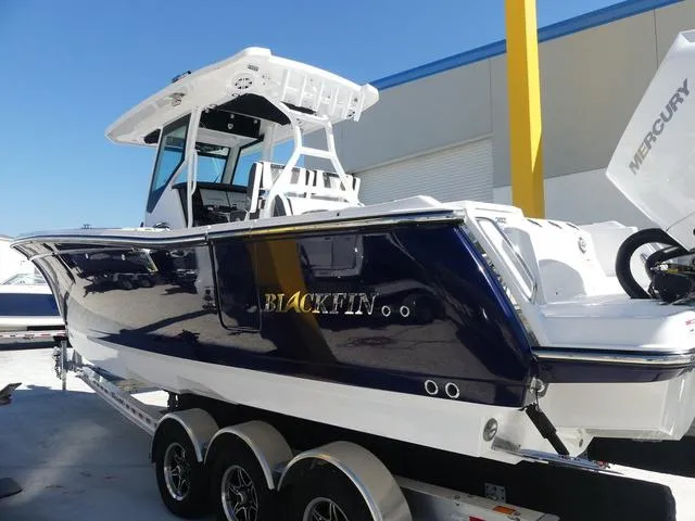 Slide: The Image of Blackfin 302CC 2024 - 24