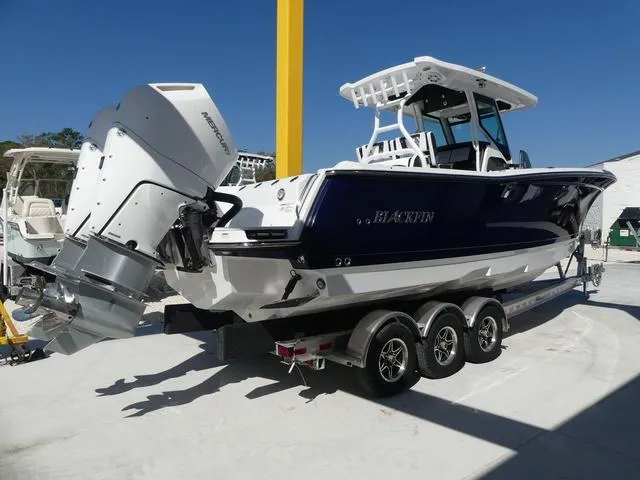 Slide: The Image of Blackfin 302CC 2024 - 3