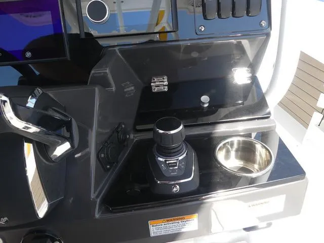 Slide: The Image of Blackfin 302CC 2024 - 44